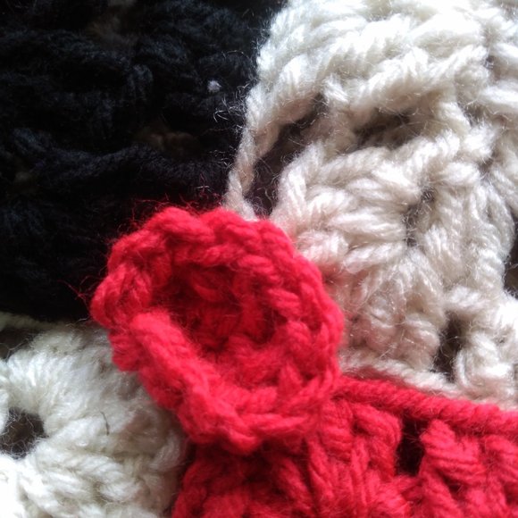 Vampire Granny baby blanket - Picture 9 of 11